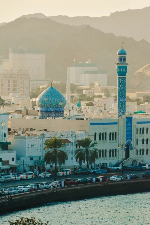 كيفية حساب مكافأة نهاية الخدمة في عمان – مسجد وسط مدينة مسقط
