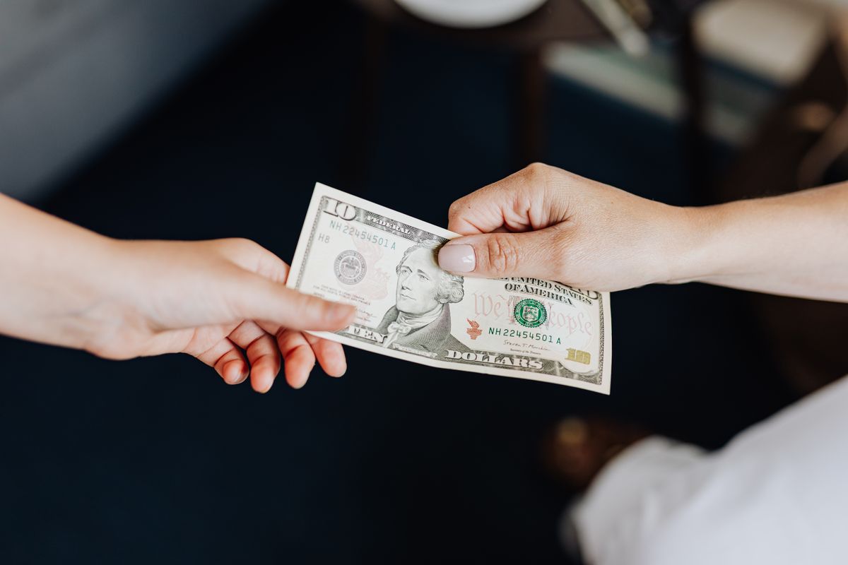 Qatar salary delay WPS complaint - cash money salary paid hand to hand